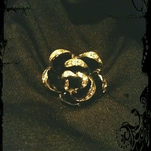 NWOT Rose Ring!
